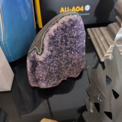 amethyst crystal druse geode