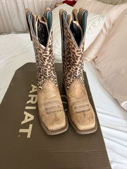 Ariat woman’s boots size 7