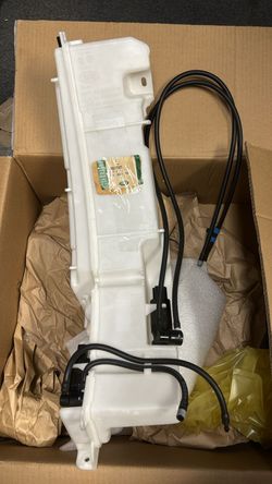13-19 Range Rover & Sport Windshield Washer Tank OEM LR037565