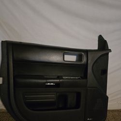 DRIVER SIDE INSIDE MOLDING DOOR.