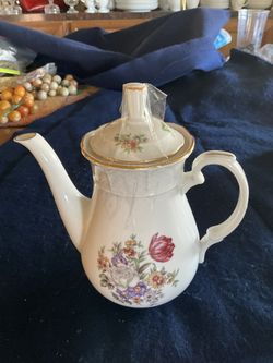 TK Thun Czechoslovakia BouquetWhite Rose Floral Lidded Coffee Teapot