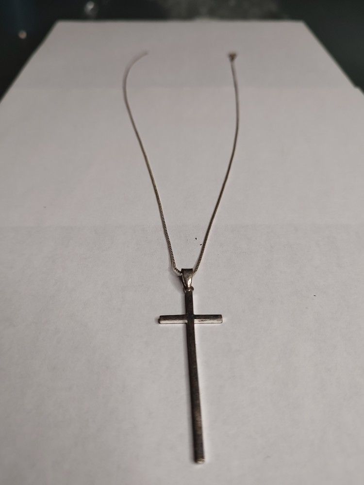 Sterling Silver Cross And 18"Box Chain 5.13 Grams