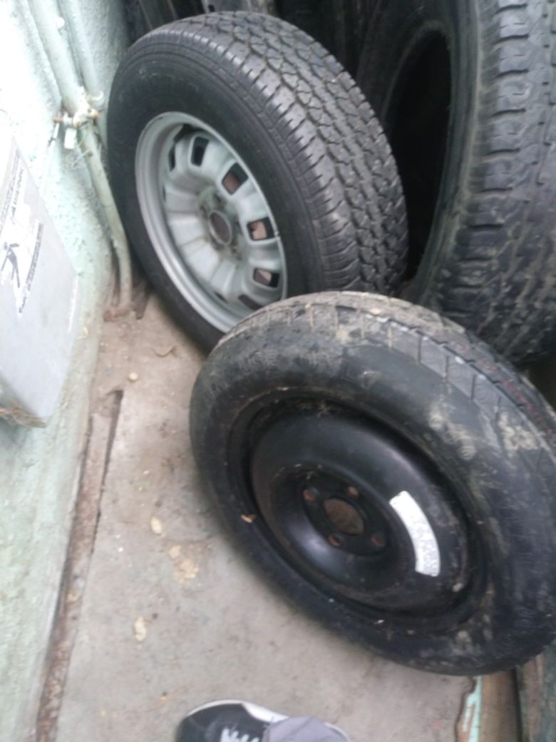 Dummy tires
