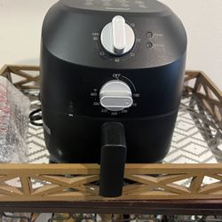 *****BRAND NEW AIR FRYER / Never Used******