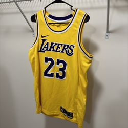 NEW LeBron James Jersey Size 44