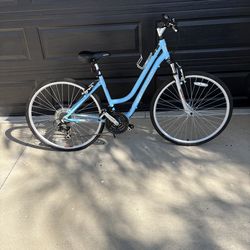 Woman’s 21 speed hybrid bike