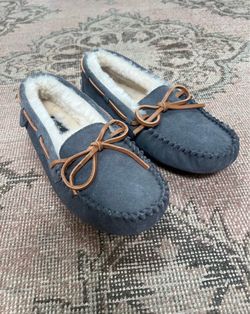 Eddie Bauer Women’s Faux Shearling Moccasin Slippers - Size 9 - NEW