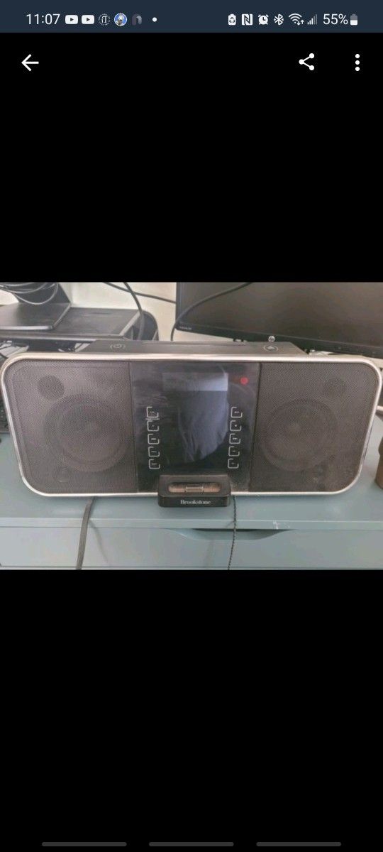 Ipod/CD/RADIO player Great Working Condition Just A Little Dusty I Dont Use It No More Cause We Stream Everything Now. 