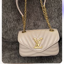 Louis Vuitton Purse for Sale in Nashville, TN - OfferUp