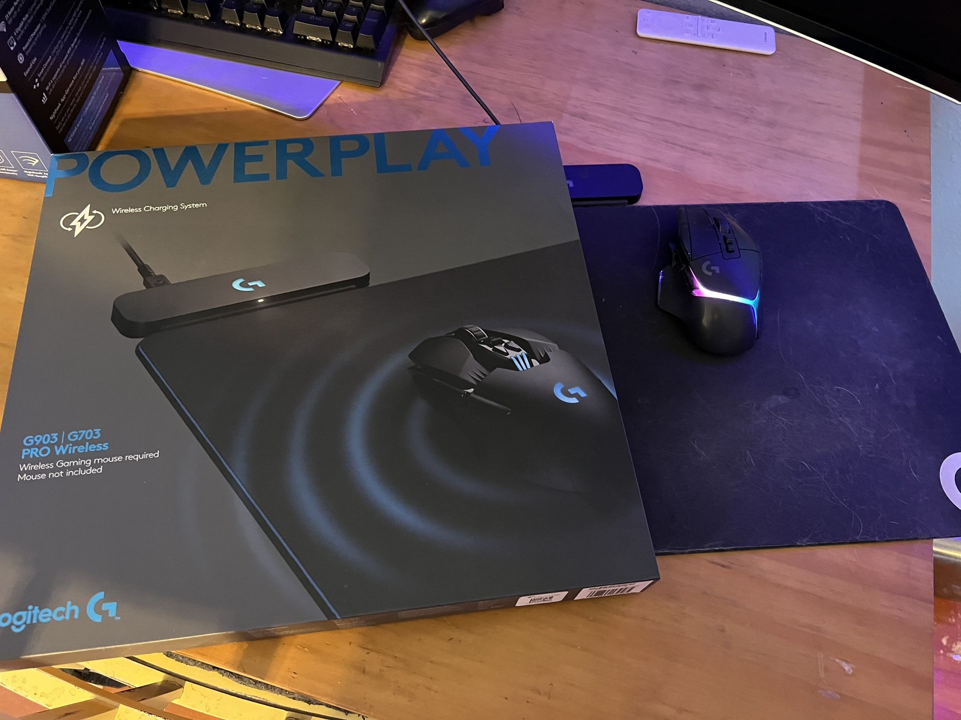 Wireless charging mouse pad