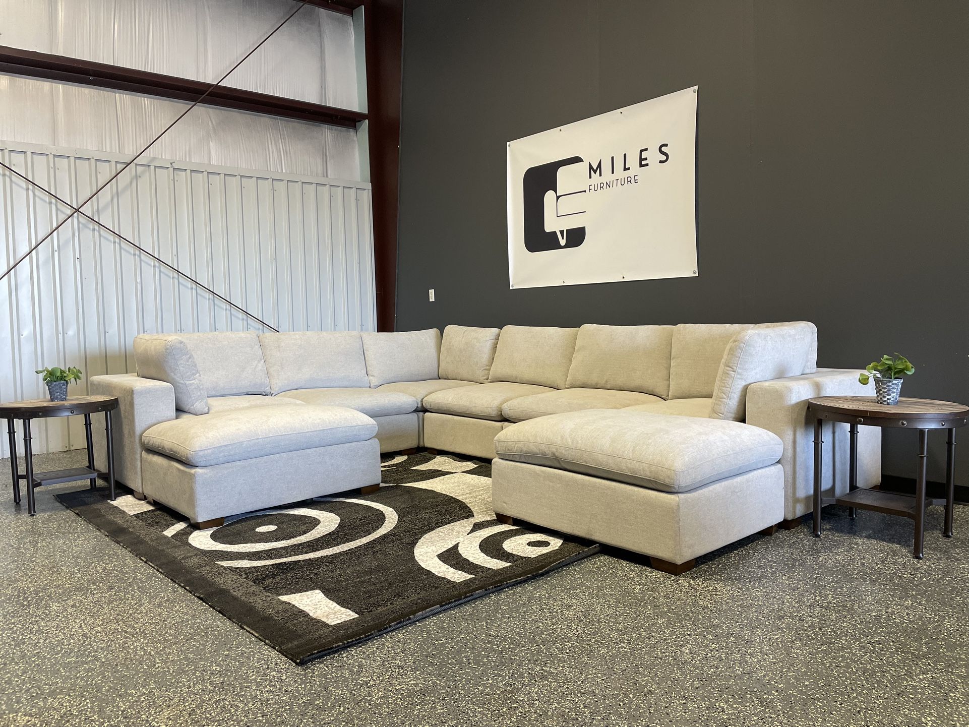 Thomasville Lowell 8 Piece Modular Sectional - FREE DELIVERY!