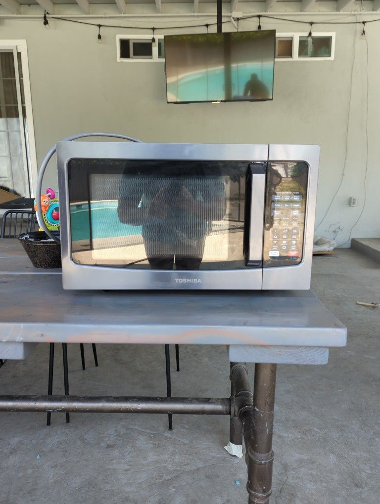 Toshiba Microwave