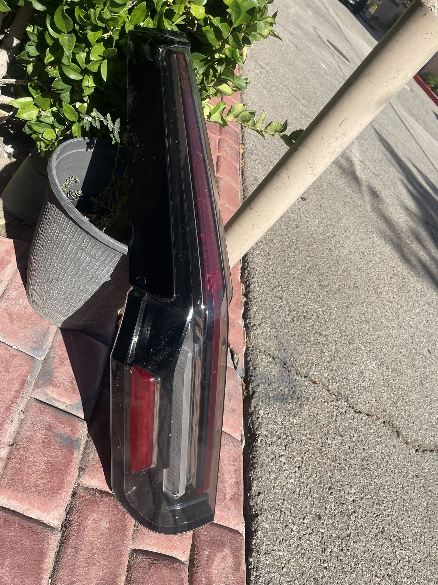Cadillac Escalade Left Tailight 