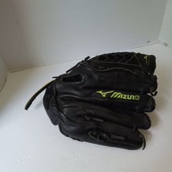 Mizuno Prospect Fastpitch Size 12 - Black. Left Hand Throw Leather Sports Glove.