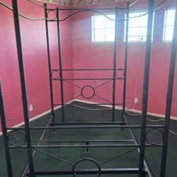 Metal Canopy Bed Frame 