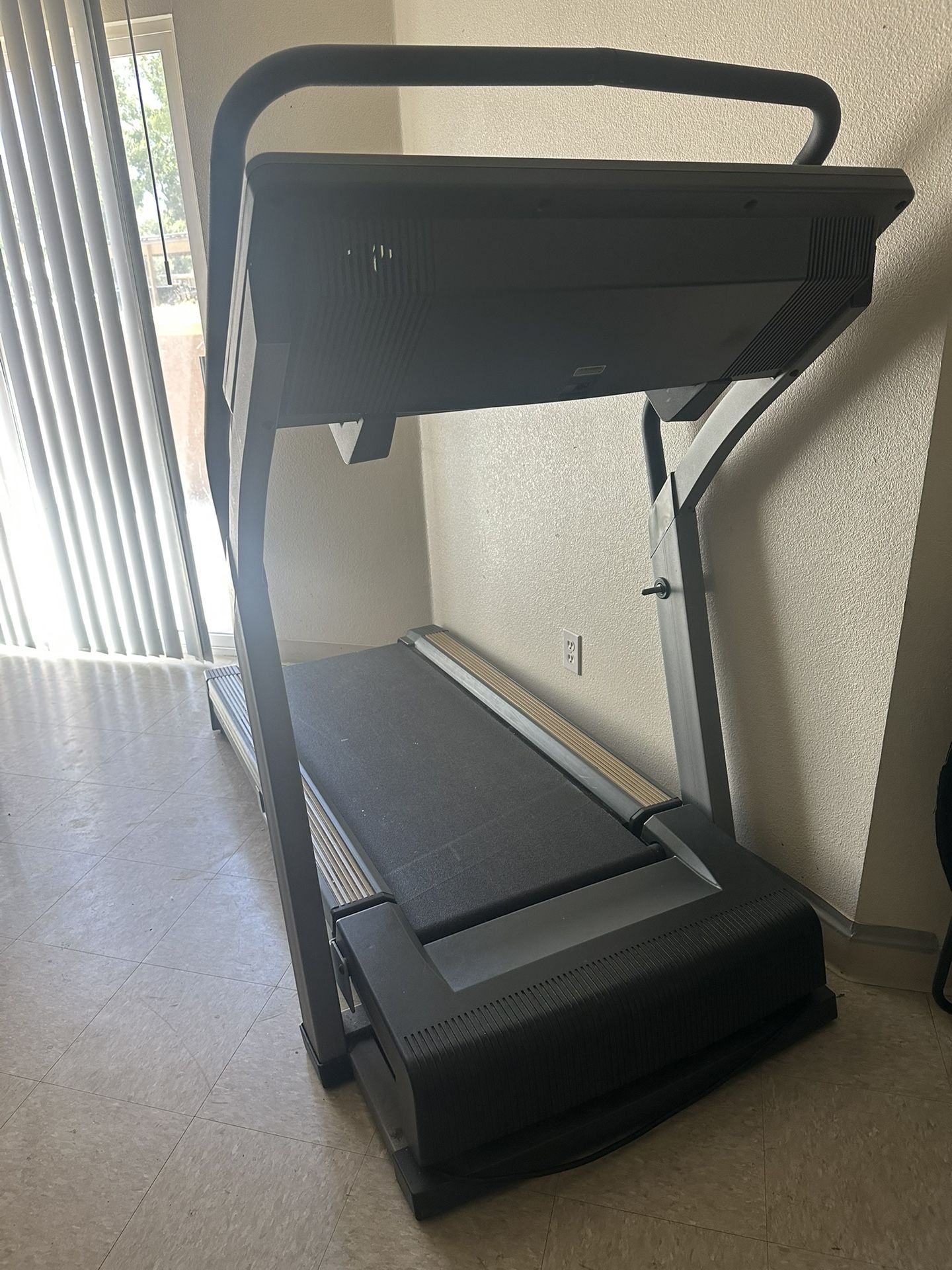 nordic track c2270 treadmill