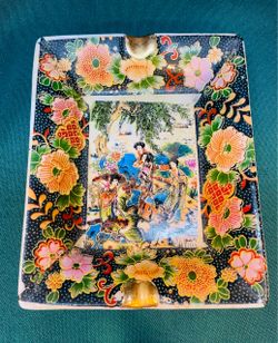 Vintage beautiful Royal Satsuma ashtray/trinket dish