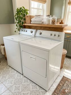 Laundry set, washer and dryer. Excellent performance!