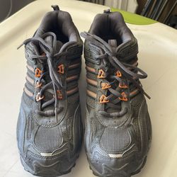 Adidas Womens Tennis Shoe Size 8 Like New 