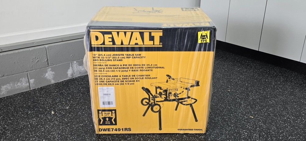 DeWalt 10" Jobsite Table saw with rolling stand