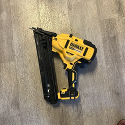 Dewalt 20v Finish Nailer 15g Tool Only $180 Firme Precio 