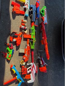 Nerf guns and attachments