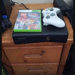 XBOX 360 With games And Wireless Controllers 