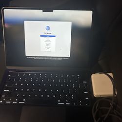 Apple Macbook Air 13in M2 256gb 8gb RAM