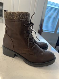 Women’s Size 6 Boots