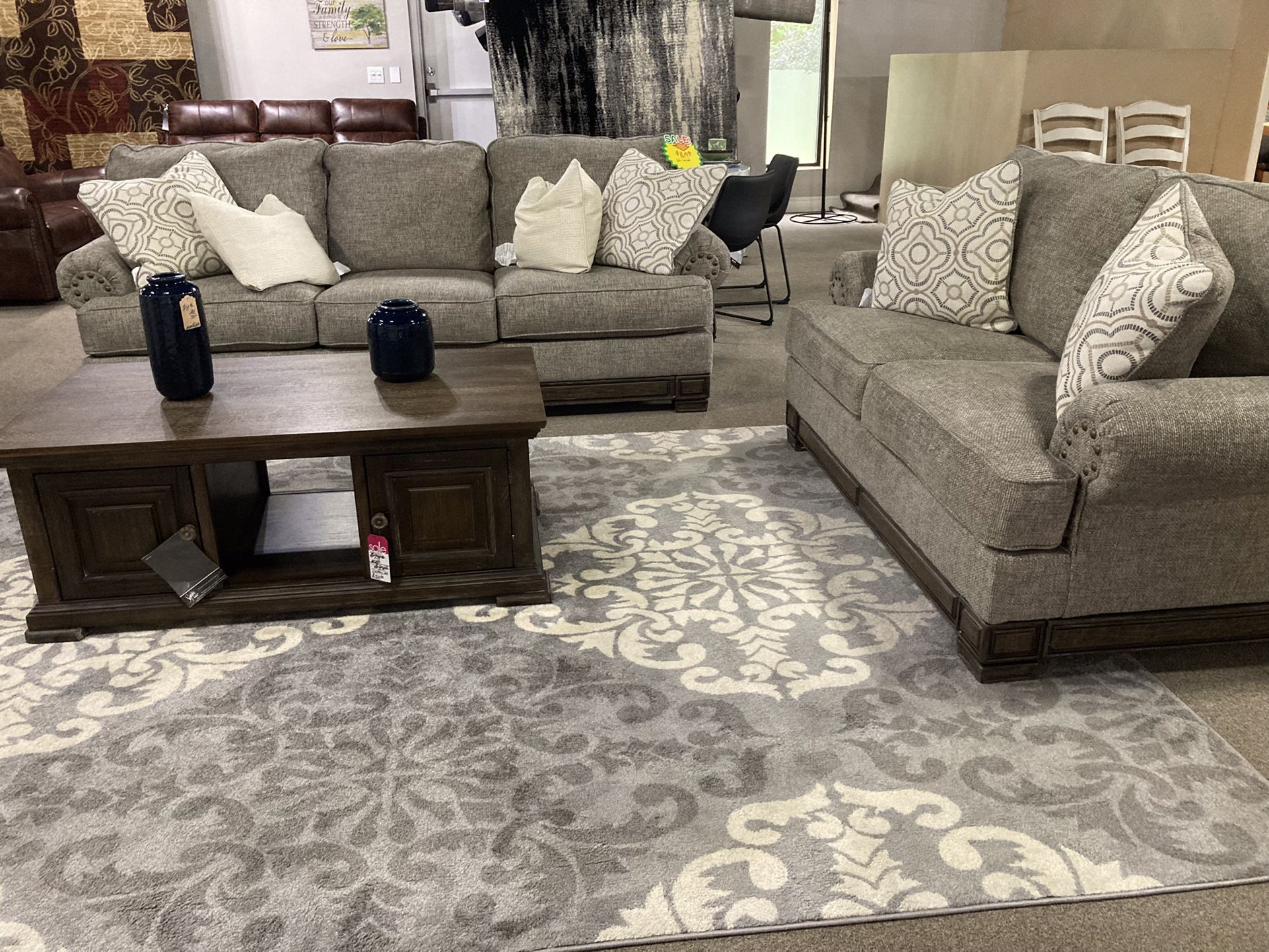 New Woodfront Sofa & Loveseat Includes Accent Pillows! We Deliver🚚