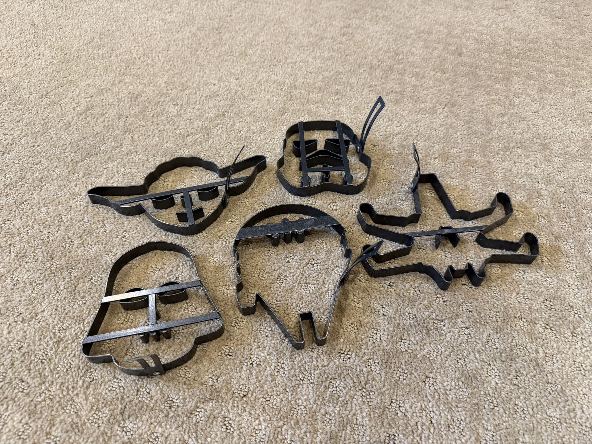 Star Wars 5 piece Williams-Sonoma metal pancake mold, cookie cutter set