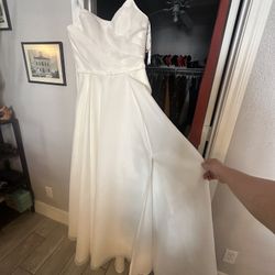 Wedding Dress Never Used 