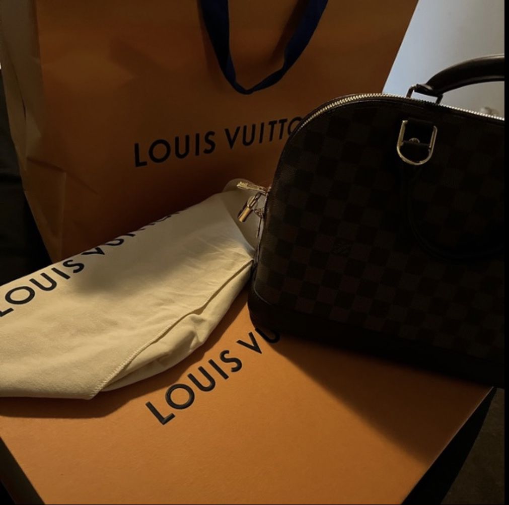 Louis Vuitton V Tote Bb Redding