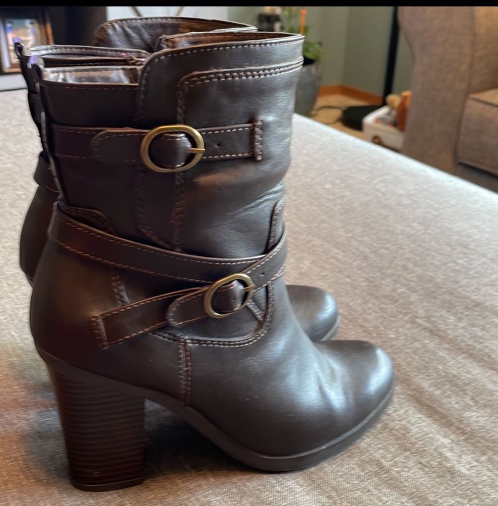 Woman’s Style & Co. Boots
