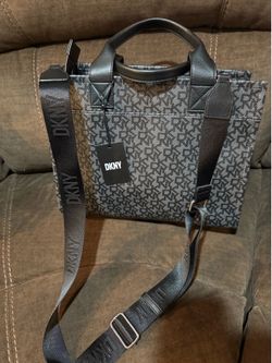 New Dkny purse medium