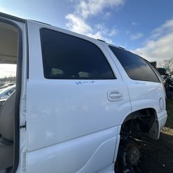 2003 GMC YUKON DRIVERS SIDE REAR DOOR