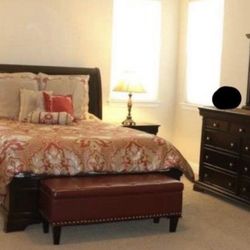 ASHLEY 4 Piece Bedroom Set QUEEN and Mattress 