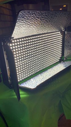 Light Panel high-quality LED lighting source for video and photography. Fancier LED500. Set of 2