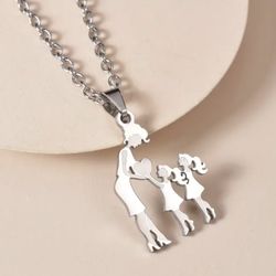 Quality Stainless Steel Mother & 2 Daughters Pendant Necklace 