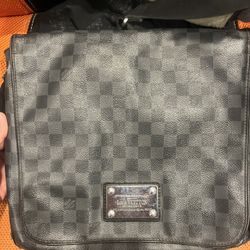 Louie Vuitton Inventeur Messenger Bag