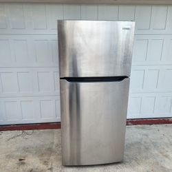 Refrigerator Good Condition Like New 