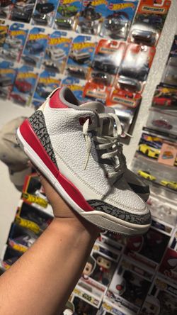 Jordan 3 size 3y