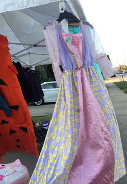 Barbie rapunzel small/ petite dress costume