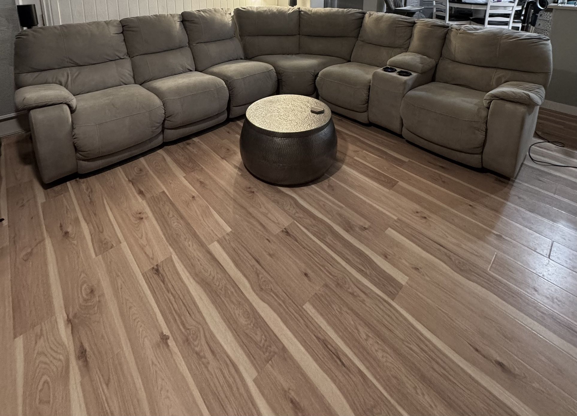 SECTIONAL COUCH
