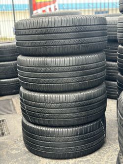 SET OF TIRE 225 55 17 MICHELIN 85% LIFE