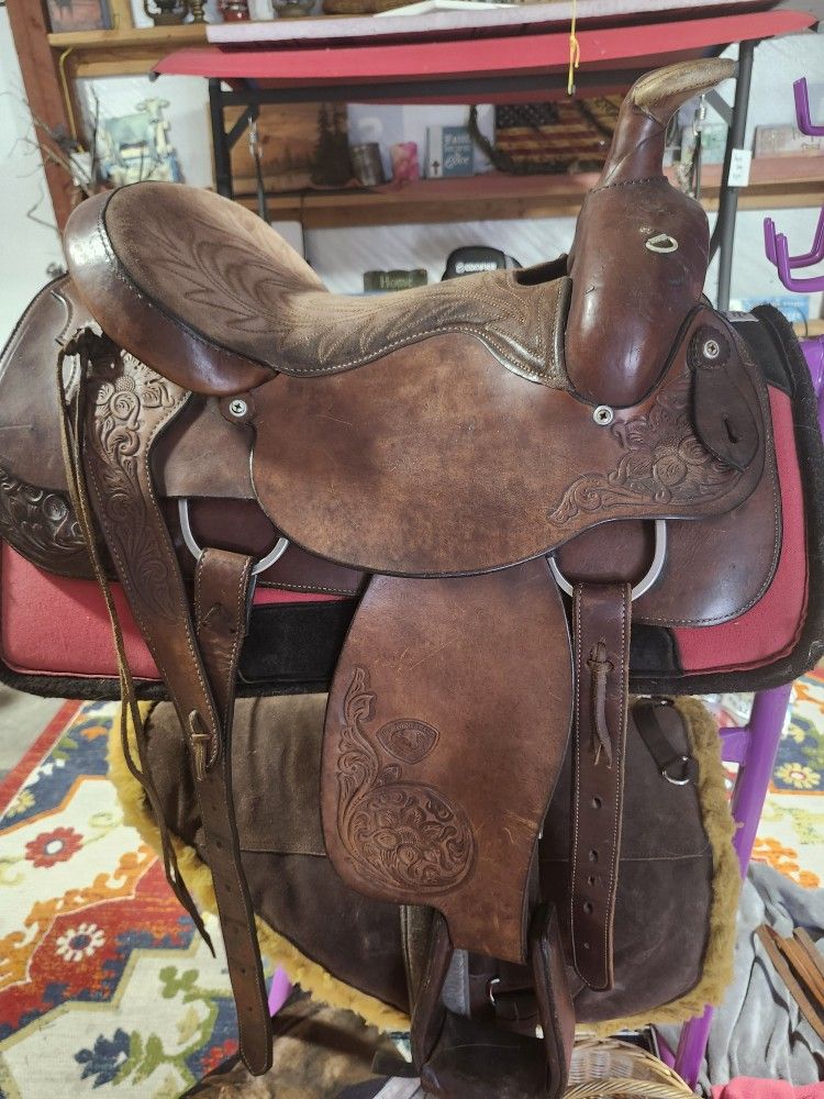 Saddle