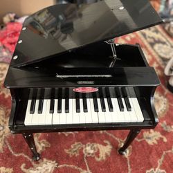 Melissa & Doug Learn-to-Play Classic Grand Piano