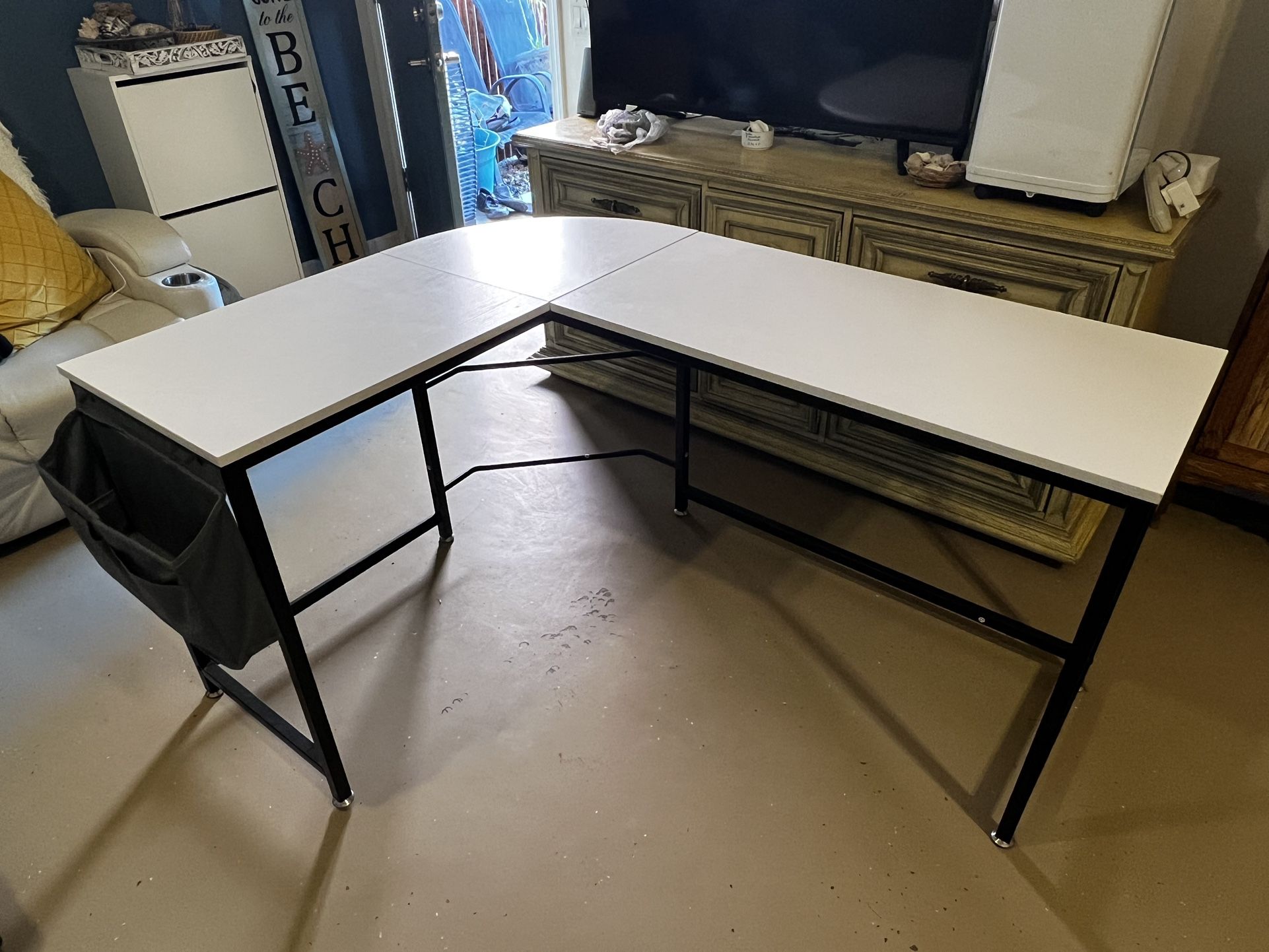White L Shaped Desk