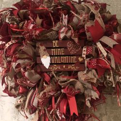 Valentine Mesh Wreath 