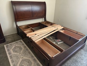 Queen size bed solid wood